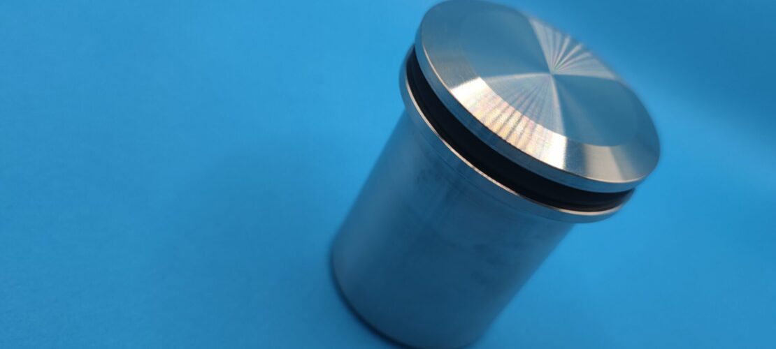 Raccord Pneurop à embout à souder avec anneau de centrage muni d'un joint viton et avec un obturateur (montés)